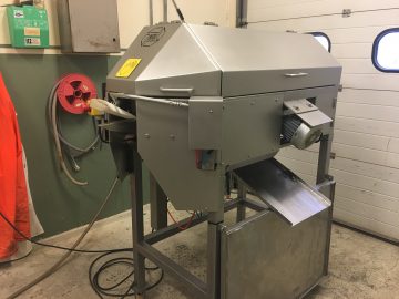 MESA 950 fish head processing machine